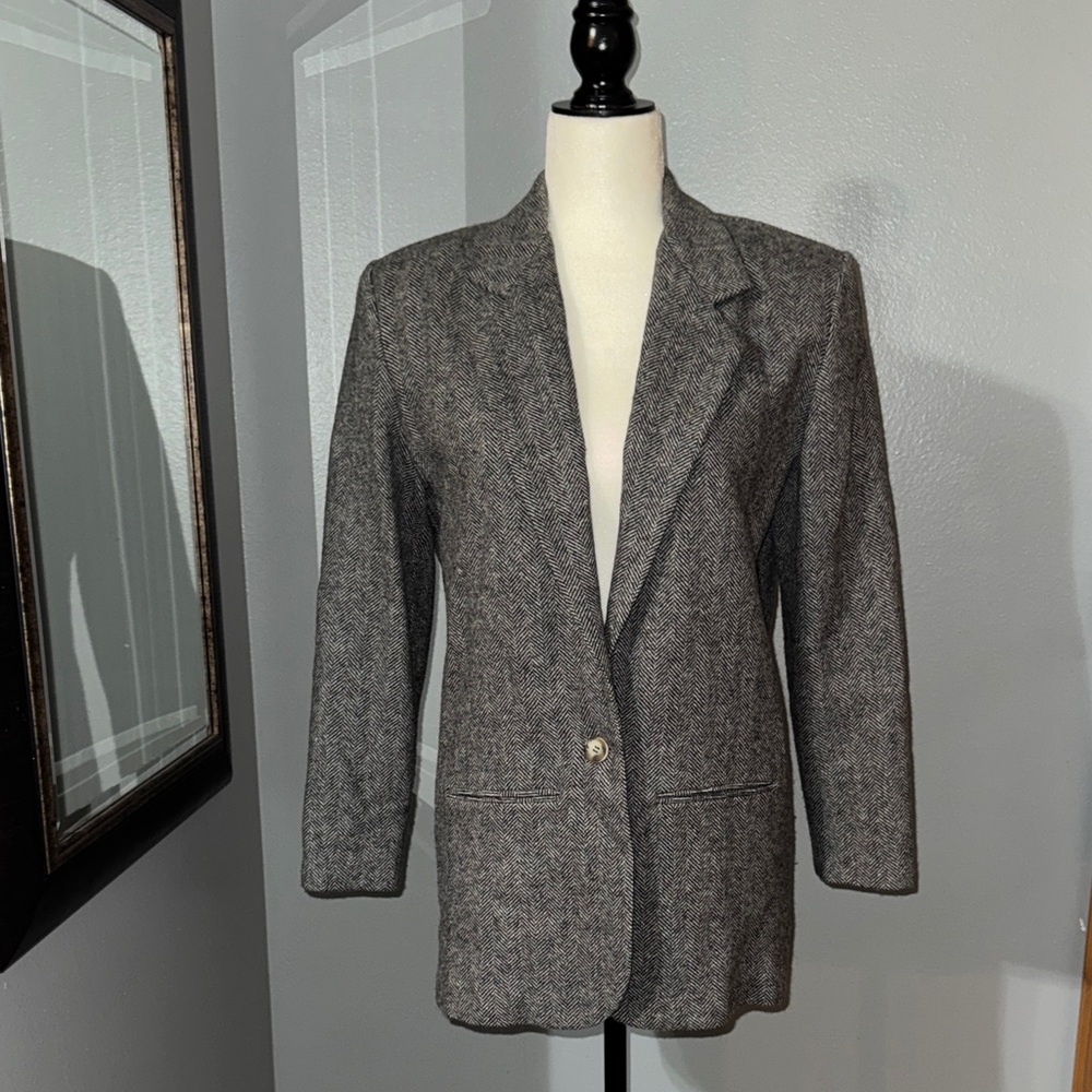 Stylish Women's Striped Blazer